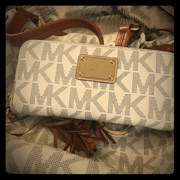 Michael kors purse and wallet